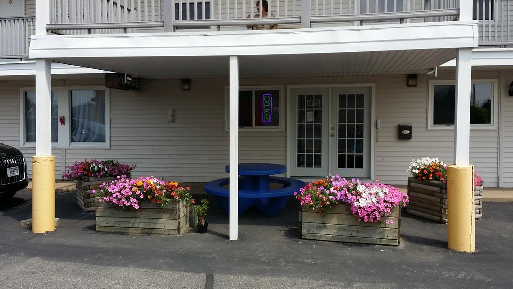 Rodeway Inn La Crosse Exterior foto